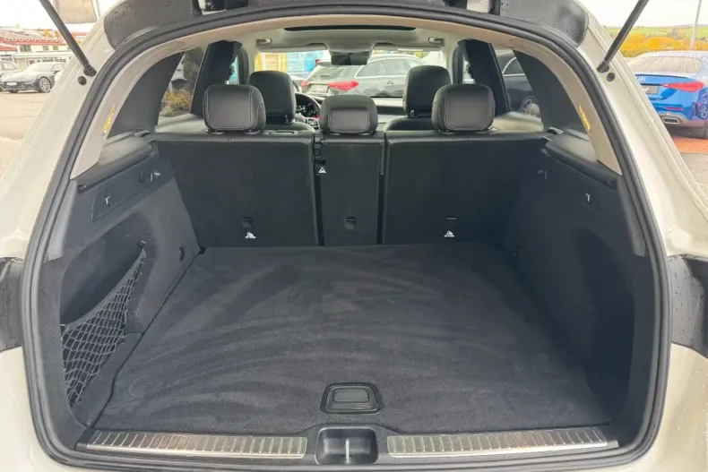 Mercedes-Benz GLC 200 din 2022 cu 52.700 km - oferta MER170473 - foto 9