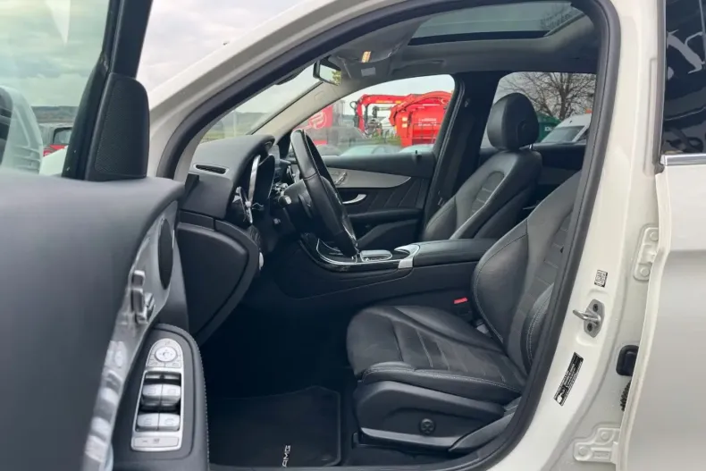 Mercedes-Benz GLC 200 din 2022 cu 52.700 km - oferta MER170473 - foto 11