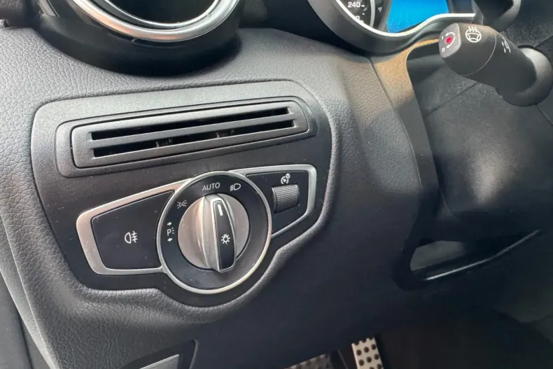 Mercedes-Benz GLC 200 din 2022 cu 52.700 km - oferta MER170473 - foto 13