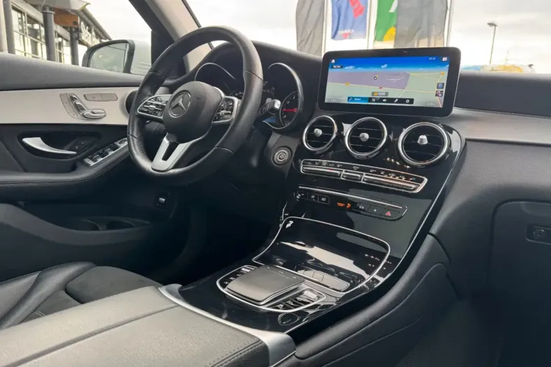 Mercedes-Benz GLC 200 din 2022 cu 52.700 km - oferta MER170473 - foto 17