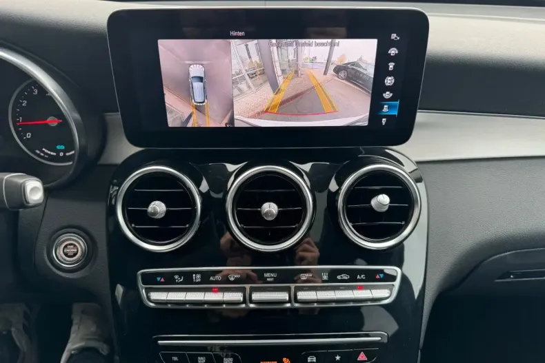 Mercedes-Benz GLC 200 din 2022 cu 52.700 km - oferta MER170473 - foto 19