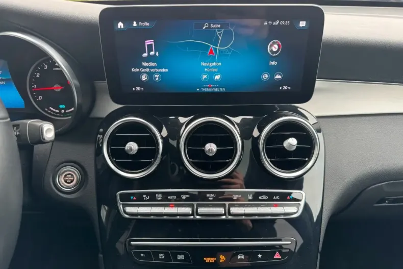 Mercedes-Benz GLC 200 din 2022 cu 52.700 km - oferta MER170473 - foto 20