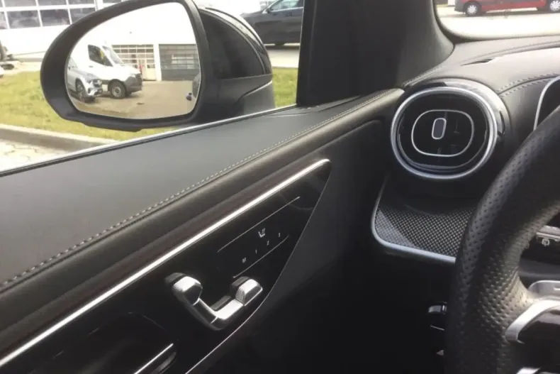 Mercedes-Benz GLC 200 din 2023 cu 34.300 km - oferta MER170475 - foto 9