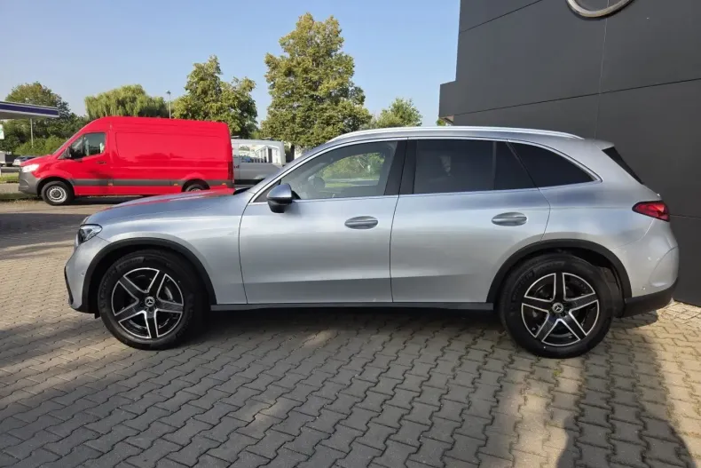 Mercedes-Benz GLC 200 din 2024 cu 25.500 km - oferta MER170476 - foto 3