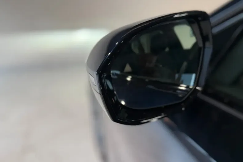 BMW 520 din 2025 cu 28.000 km - oferta BMW170484 - foto 30