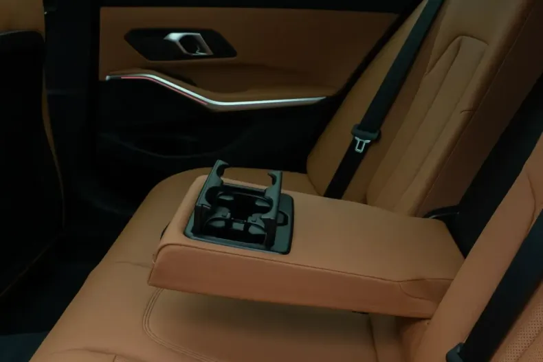 BMW 330 din 2024 cu 16.847 km - oferta BMW170496 - foto 29