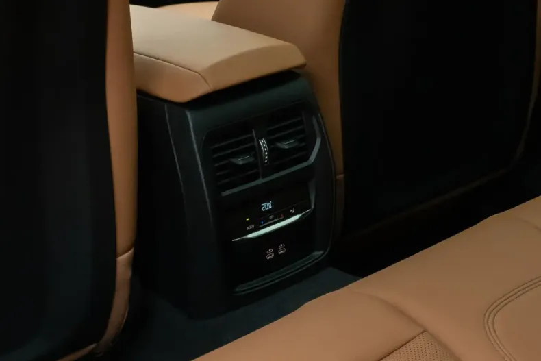 BMW 330 din 2024 cu 16.847 km - oferta BMW170496 - foto 30