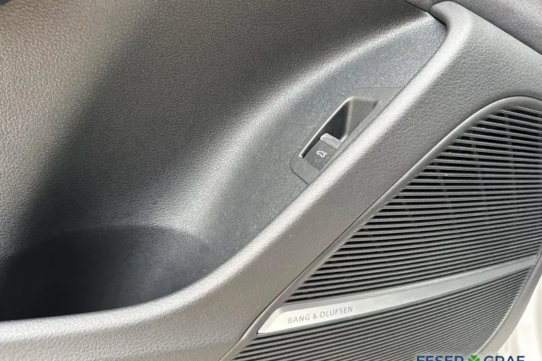 Audi Q8 din 2025 cu 11.800 km - oferta AUD170501 - foto 11