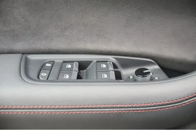 Audi Q8 din 2025 cu 16.041 km - oferta AUD170503 - foto 19