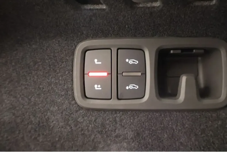 Audi Q8 din 2025 cu 16.041 km - oferta AUD170503 - foto 23