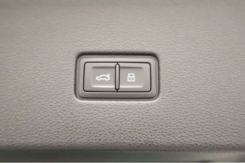 Audi Q8 din 2025 cu 16.041 km - oferta AUD170503 - foto 24