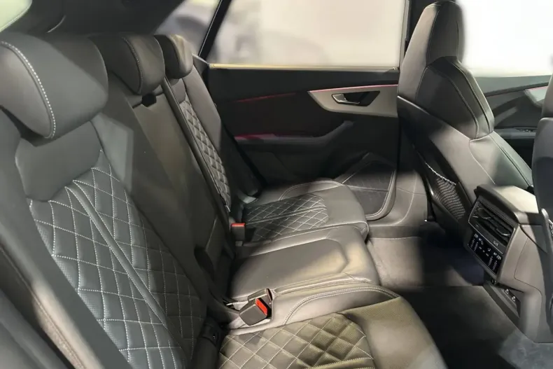 Audi Q8 din 2025 cu 19.700 km - oferta AUD170504 - foto 9