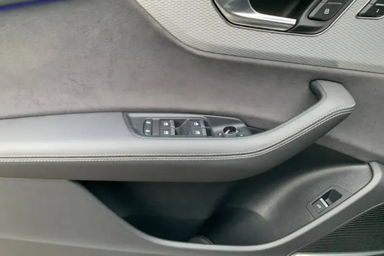 Audi Q8 din 2025 cu 34.600 km - oferta AUD170505 - foto 8