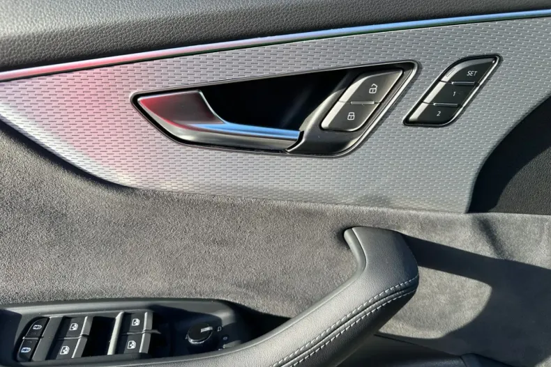 Audi Q8 din 2025 cu 30.700 km - oferta AUD170506 - foto 8