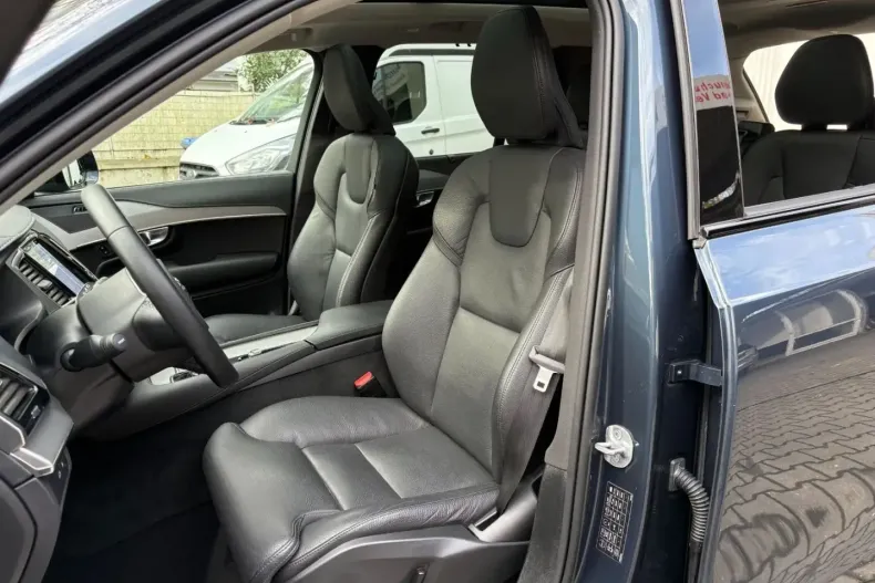 Volvo XC90 din 2023 cu 55.984 km - oferta VOL170514 - foto 8