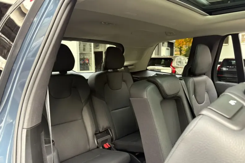 Volvo XC90 din 2023 cu 55.984 km - oferta VOL170514 - foto 13