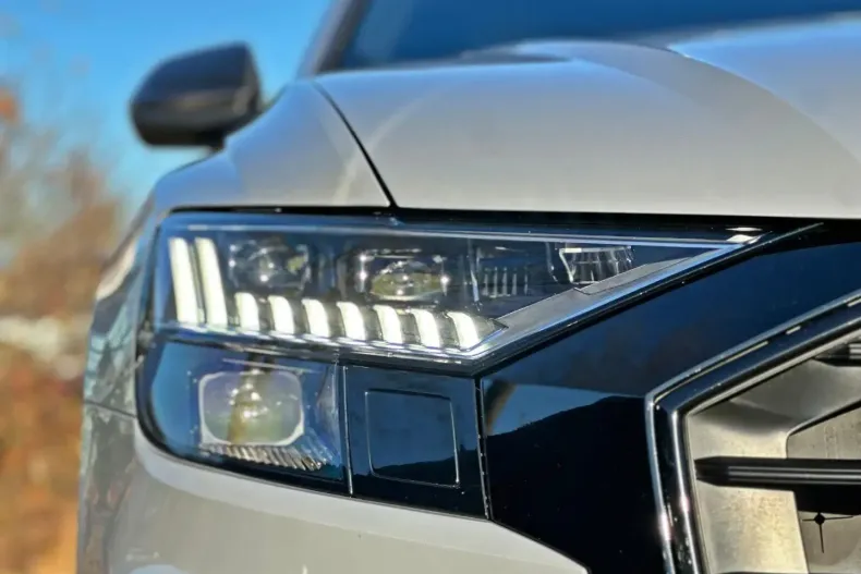 Audi Q8 din 2022 cu 61.690 km - oferta AUD170516 - foto 3