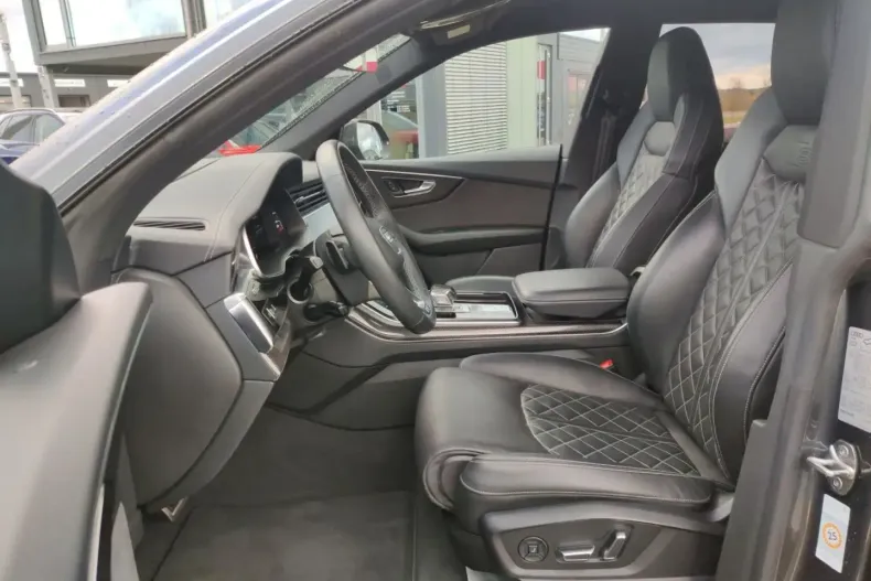 Audi Q8 din 2022 cu 65.990 km - oferta AUD170525 - foto 4