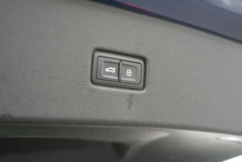 Audi Q8 din 2022 cu 68.031 km - oferta AUD170532 - foto 16