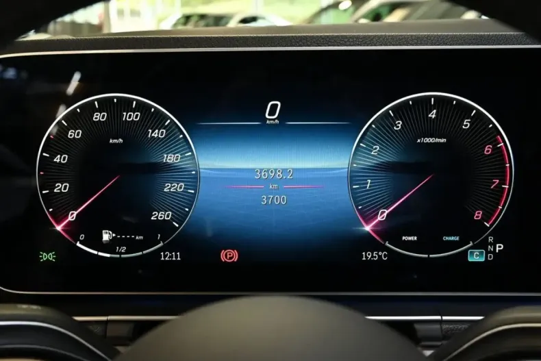 Mercedes-Benz GLE 450 din 2025 cu 3.700 km - oferta MER170533 - foto 16