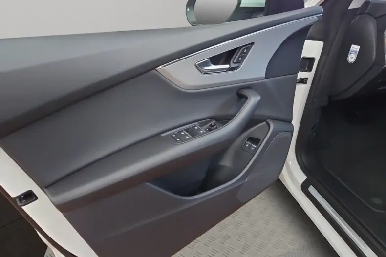 Audi Q8 din 2022 cu 38.600 km - oferta AUD170535 - foto 10