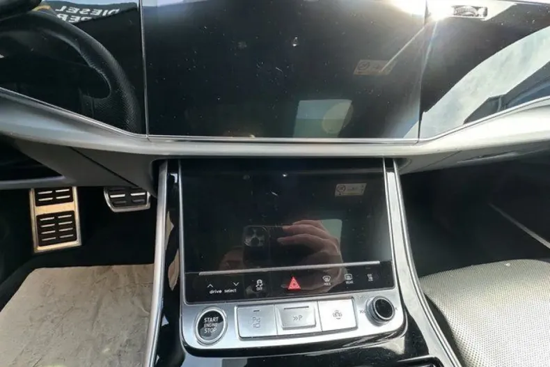 Audi Q8 din 2022 cu 70.110 km - oferta AUD170542 - foto 11