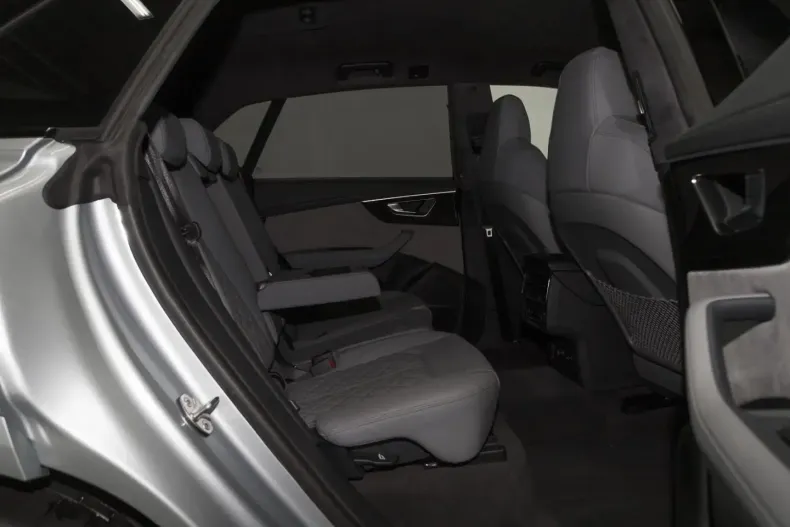 Audi Q8 din 2023 cu 27.006 km - oferta AUD170543 - foto 7