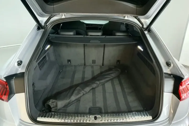 Audi Q8 din 2022 cu 55.680 km - oferta AUD170550 - foto 10