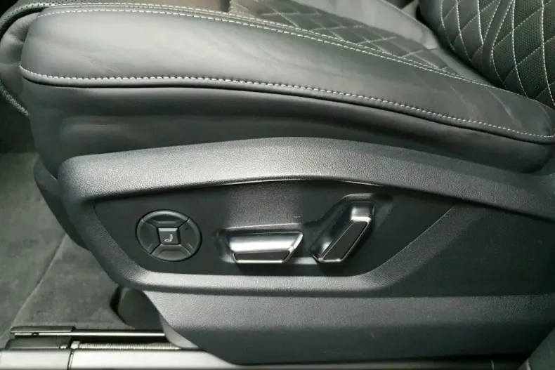 Audi Q8 din 2022 cu 55.680 km - oferta AUD170550 - foto 19