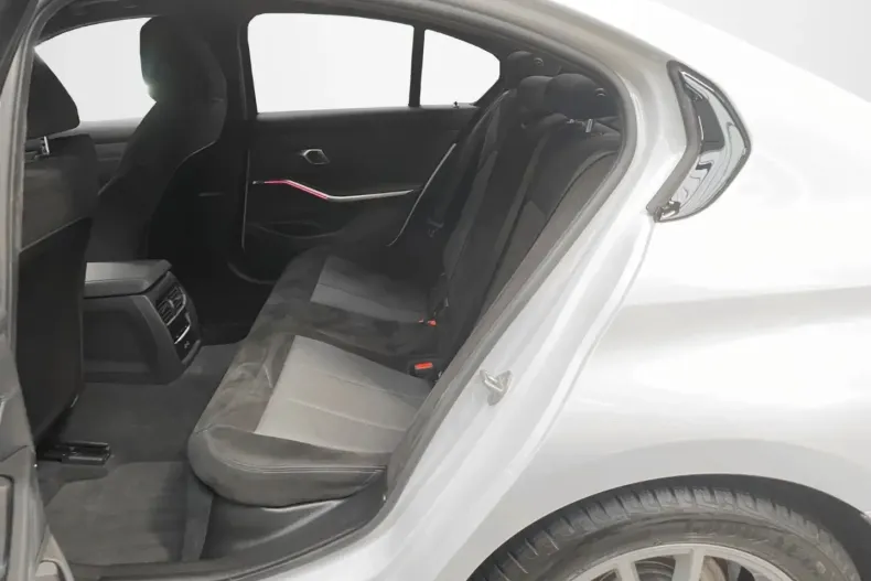 BMW 320 din 2025 cu 25.700 km - oferta BMW170563 - foto 9