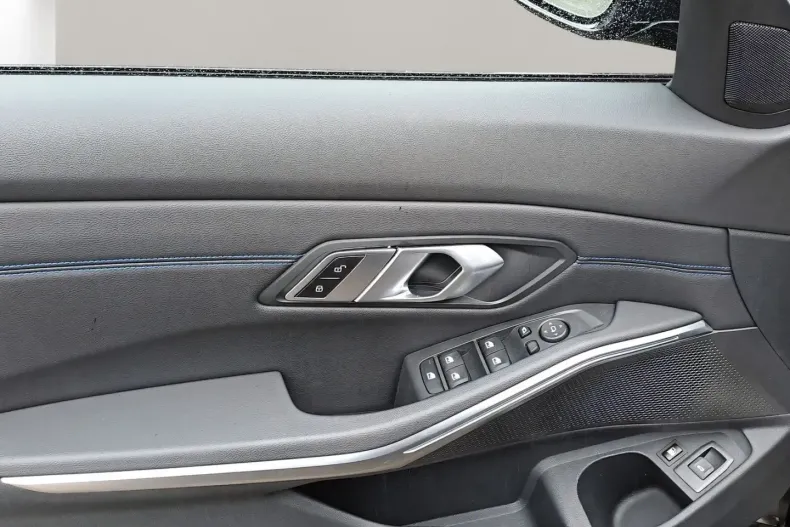 BMW 330 din 2022 cu 30.125 km - oferta BMW170565 - foto 14