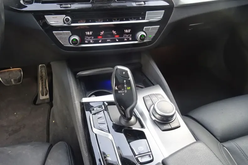 BMW 530 din 2022 cu 57.928 km - oferta BMW170569 - foto 13