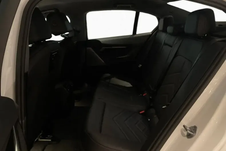 BMW 520 din 2024 cu 13.625 km - oferta BMW170570 - foto 7