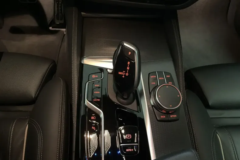 BMW 530 din 2022 cu 49.914 km - oferta BMW170572 - foto 14