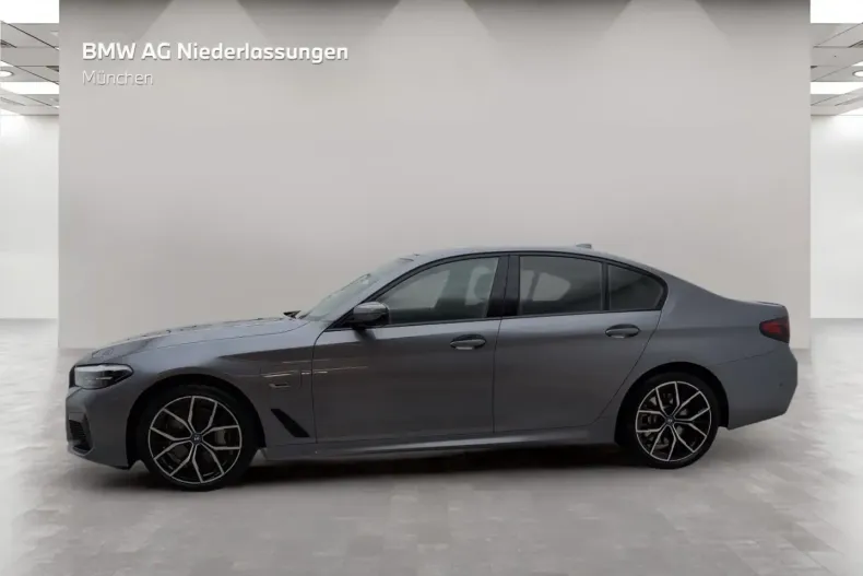 BMW 545 din 2022 cu 47.889 km - oferta BMW170573 - foto 2