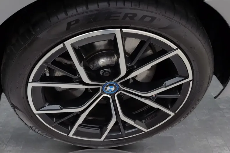 BMW 545 din 2022 cu 47.889 km - oferta BMW170573 - foto 14