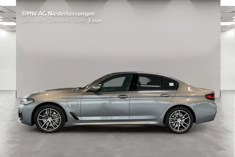 BMW 530 din 2022 cu 56.462 km - oferta BMW170575 - foto 3