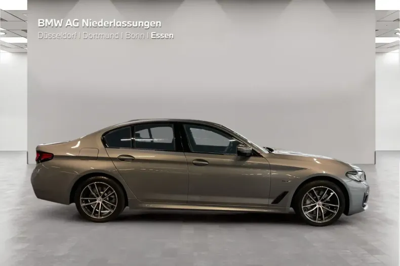 BMW 530 din 2022 cu 56.462 km - oferta BMW170575 - foto 4