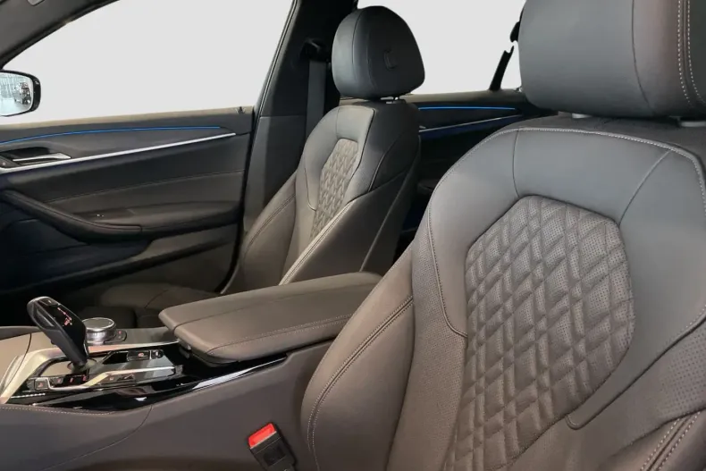 BMW 530 din 2022 cu 56.462 km - oferta BMW170575 - foto 8