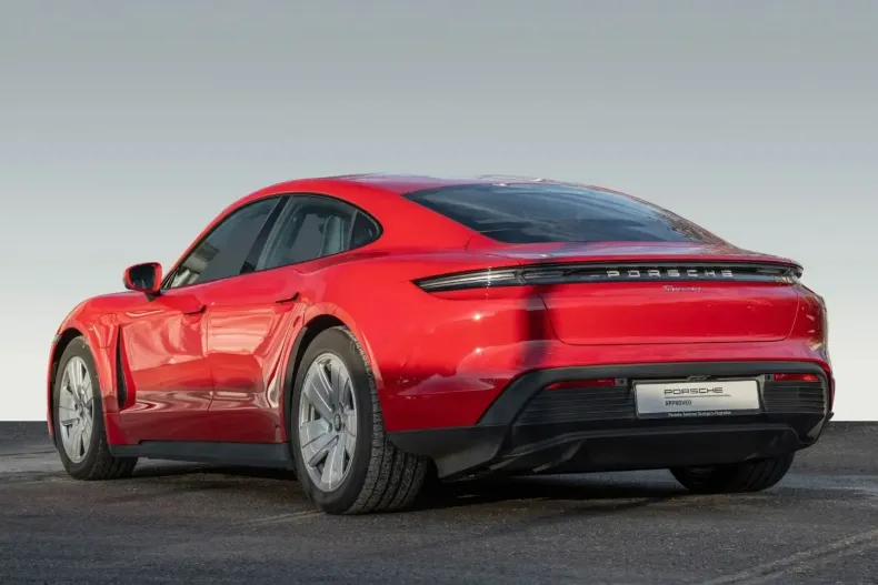 Porsche Taycan din 2022 cu 30.500 km - oferta POR170577 - foto 3