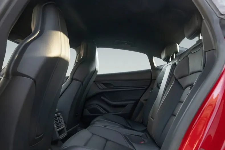 Porsche Taycan din 2022 cu 30.500 km - oferta POR170577 - foto 14