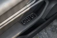 Porsche Taycan din 2022 cu 30.500 km - oferta POR170577 - foto 18