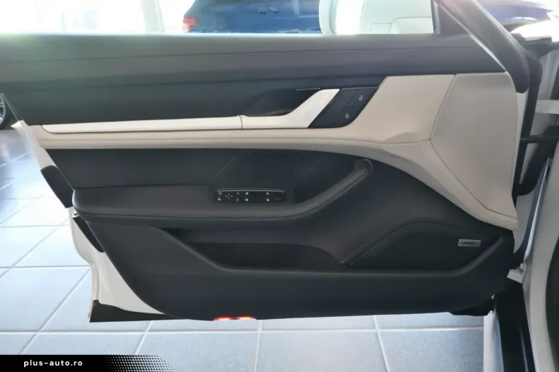 Porsche Taycan din 2022 cu 30.800 km - oferta POR170585 - foto 25