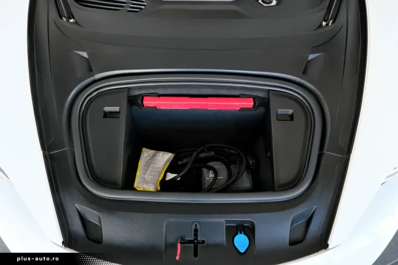 Porsche Taycan din 2022 cu 30.800 km - oferta POR170585 - foto 26