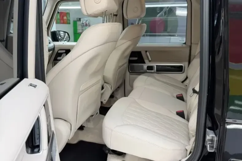 Mercedes-Benz G 63 AMG din 2025 cu 4.242 km - oferta MER170594 - foto 9