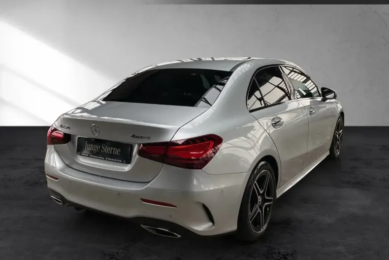 Mercedes-Benz A 250 din 2023 cu 4.080 km - oferta MER170602 - foto 5