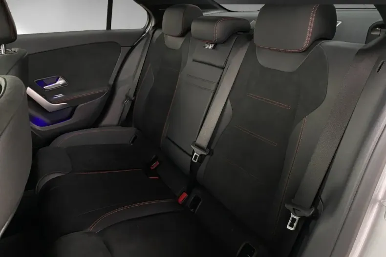 Mercedes-Benz A 250 din 2023 cu 4.080 km - oferta MER170602 - foto 9