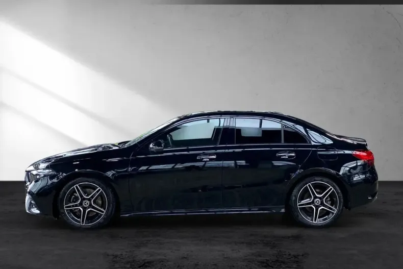 Mercedes-Benz A 220 din 2023 cu 4.970 km - oferta MER170603 - foto 3