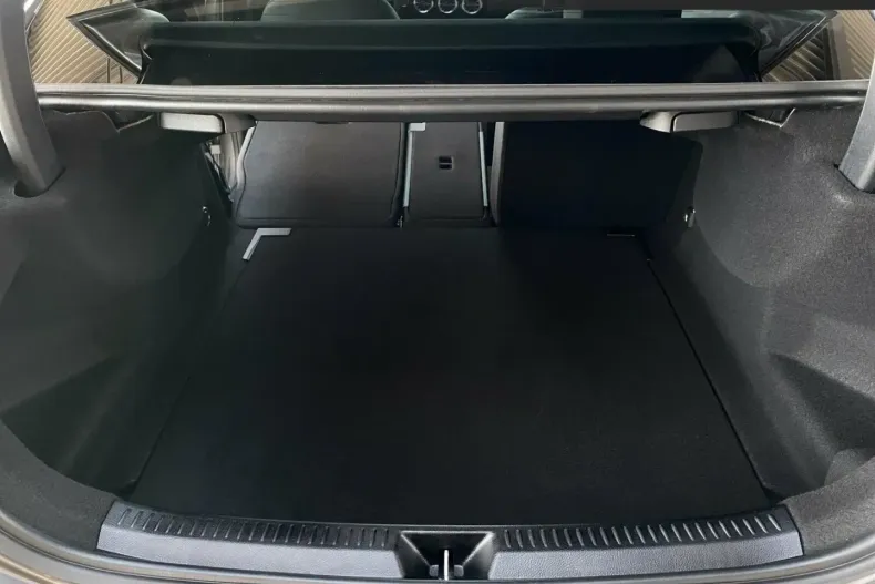 Mercedes-Benz A 220 din 2023 cu 4.970 km - oferta MER170603 - foto 10