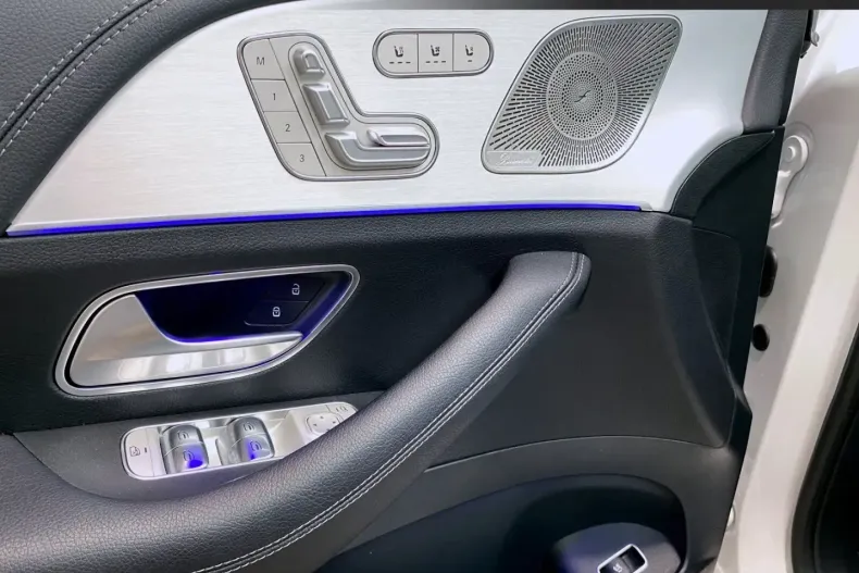 Mercedes-Benz GLE 450 din 2024 cu 11.680 km - oferta MER170632 - foto 16